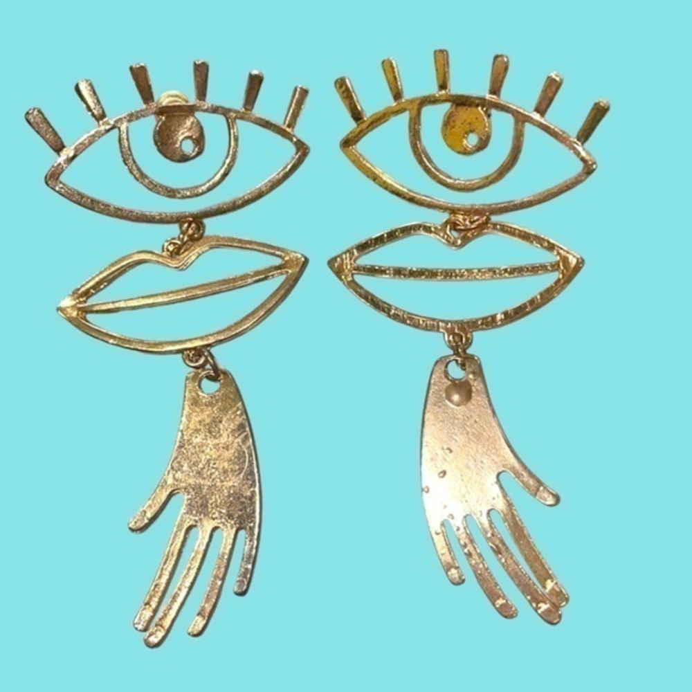 NWT Nordstrom Eyelash Lips‎ and Nails Dangle Earrings